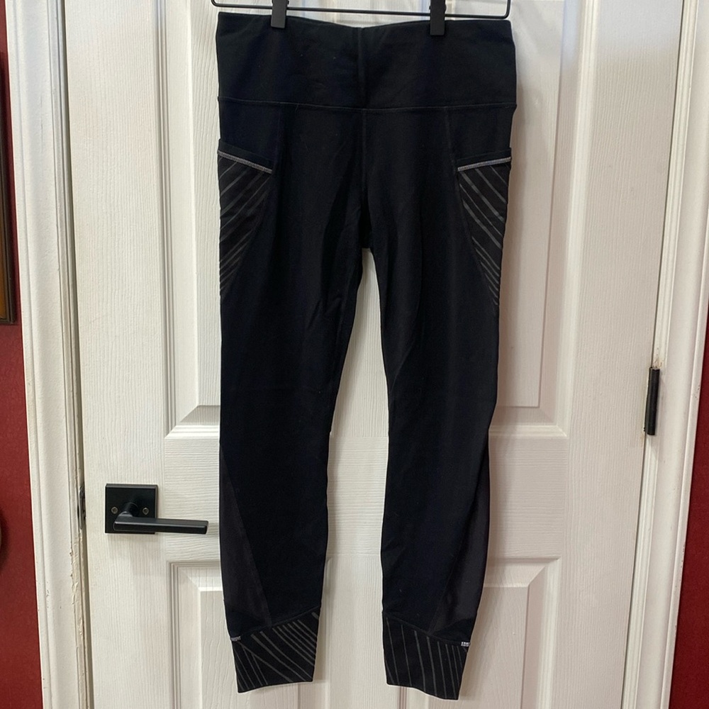 ATHLETA Women’s Leggings Size M Black, Gray, Silver Pockets Exc Cond